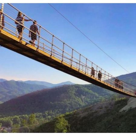 Wow Views!!-Mountain Escape-Outdoor Pool-Close To Downtown-Wifi-Cable-Private Balcony Gatlinburg Eksteriør billede