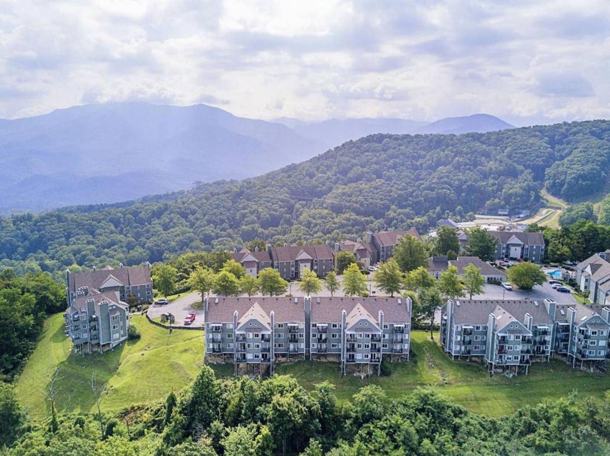 Wow Views!!-Mountain Escape-Outdoor Pool-Close To Downtown-Wifi-Cable-Private Balcony Gatlinburg Eksteriør billede