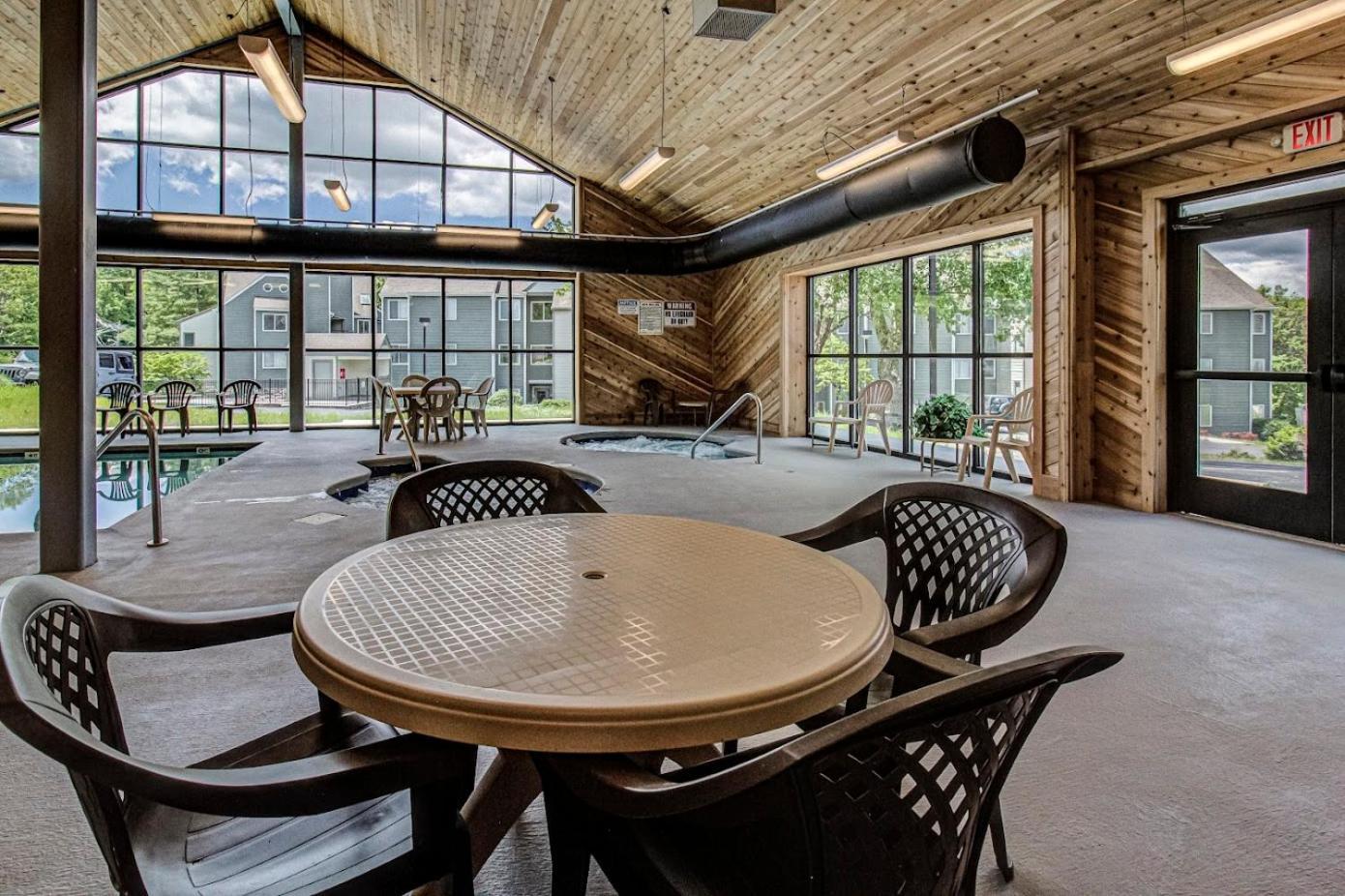 Wow Views!!-Mountain Escape-Outdoor Pool-Close To Downtown-Wifi-Cable-Private Balcony Gatlinburg Eksteriør billede